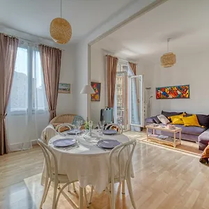 Grand 4pers à Coté Du Palais Longchamp Appartement